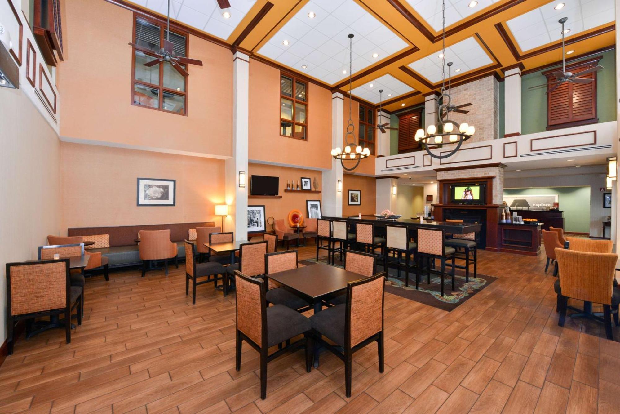 Hampton Inn & Suites By Hilton פלימות מראה חיצוני תמונה